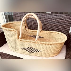 Moses basket/ Baby bassinet